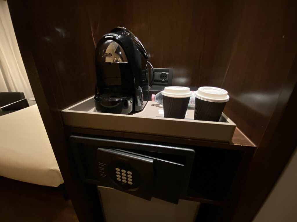 Bar area of room 505