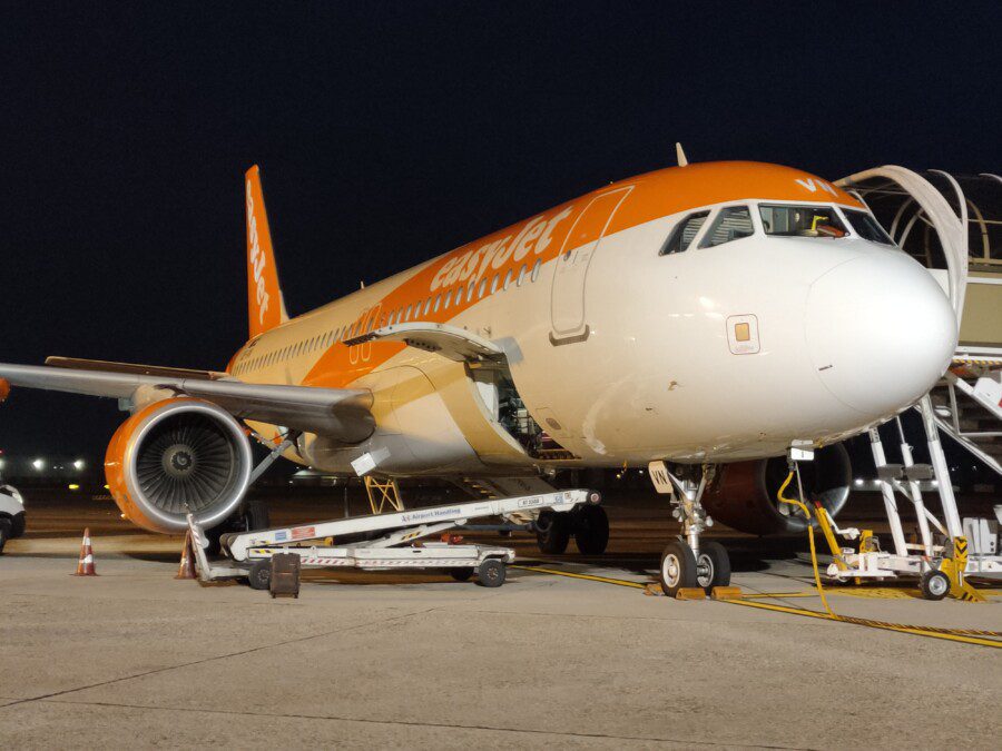 How to use Membership Rewards points to fly (free) with Easyjet