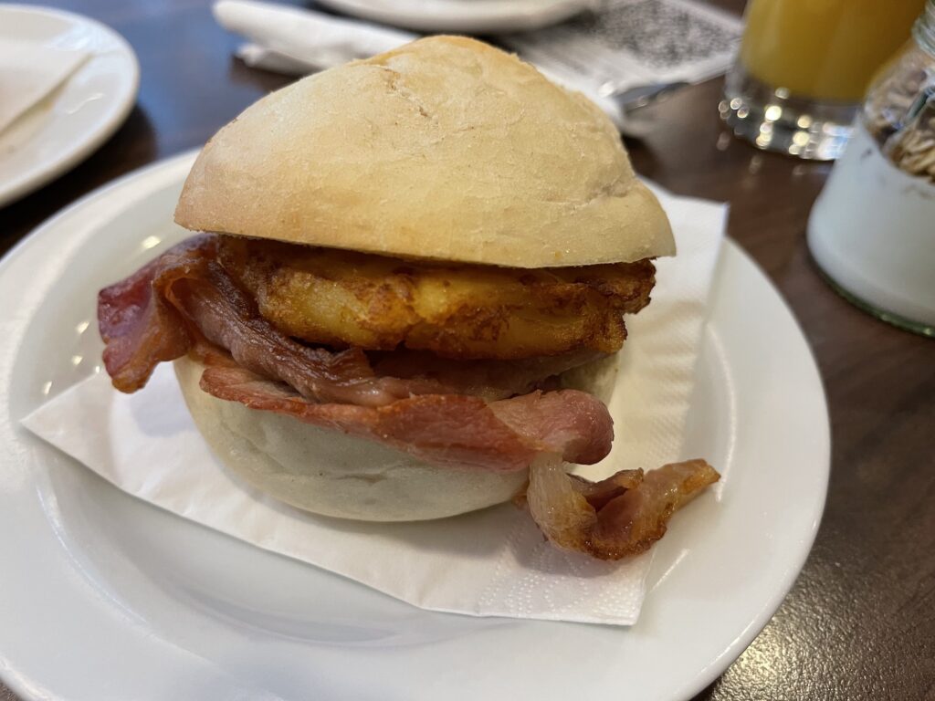 Galleries South Lounge BA