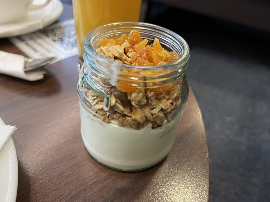 Galleries South Lounge BA