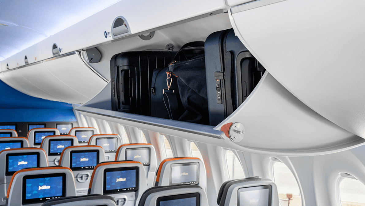 A passenger ate 30 kg of oranges to avoid paying for baggage