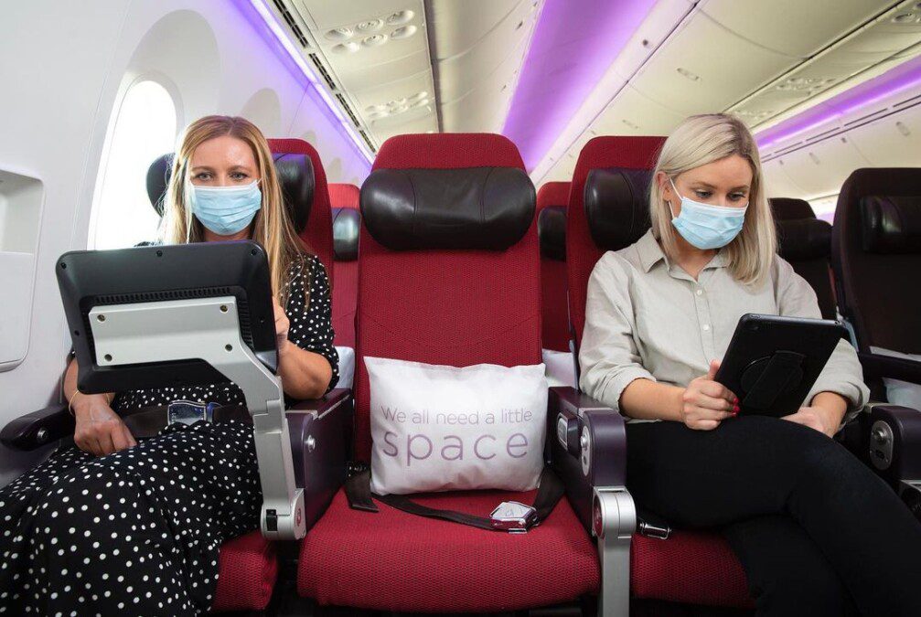 Delta lascia il sedile in mezzo libero, Emirates te lo vende per fare cassa