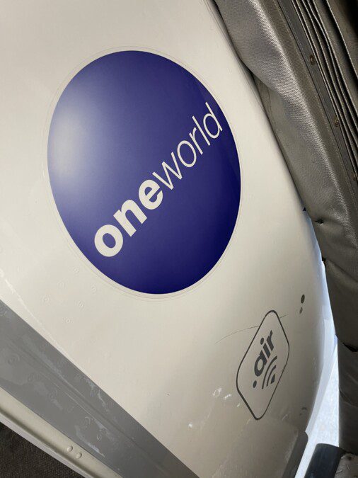 Upgrade GRATUITI per tutti i passeggeri élite OneWorld, benefit esteso a tutte le 15 compagnie