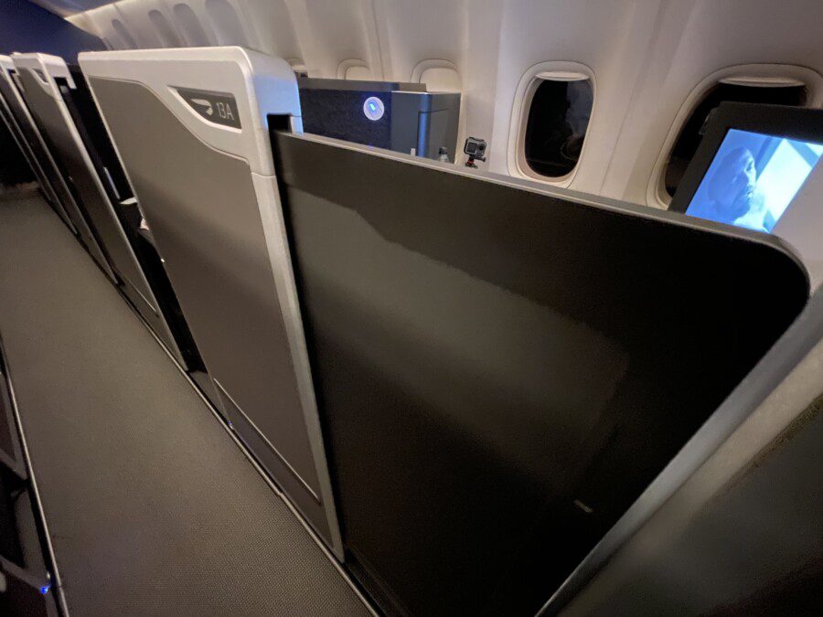 BA 777 200 club world suite