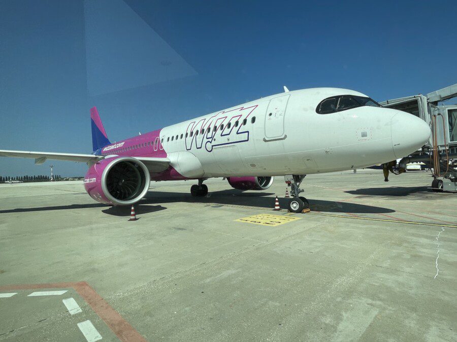 Competition at London Gatwick, good news for Italian travelers
