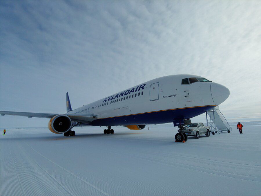 Icelandair flies to Antarctica and back, here is the incredible journey