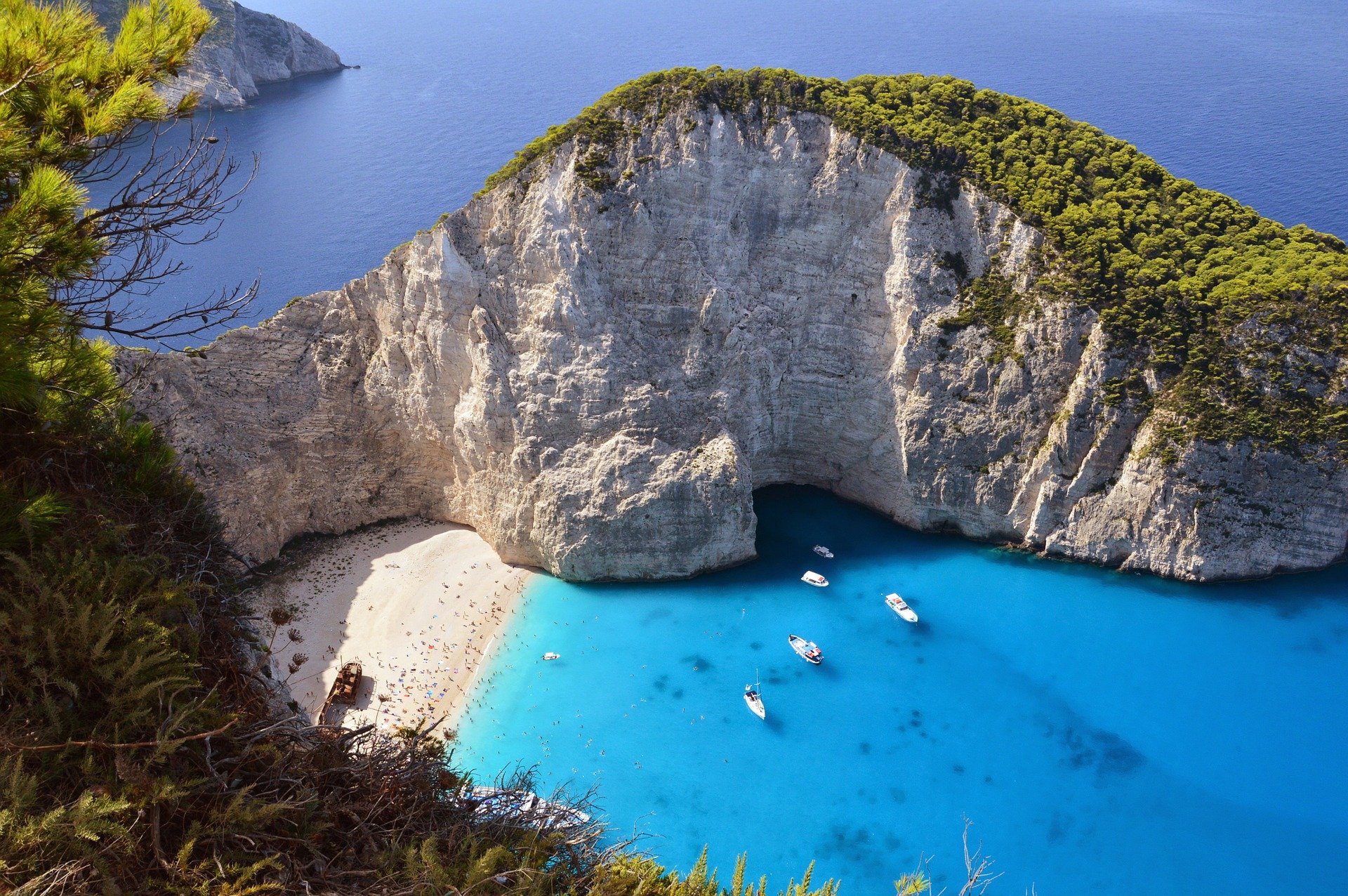 greece reopens to tourism