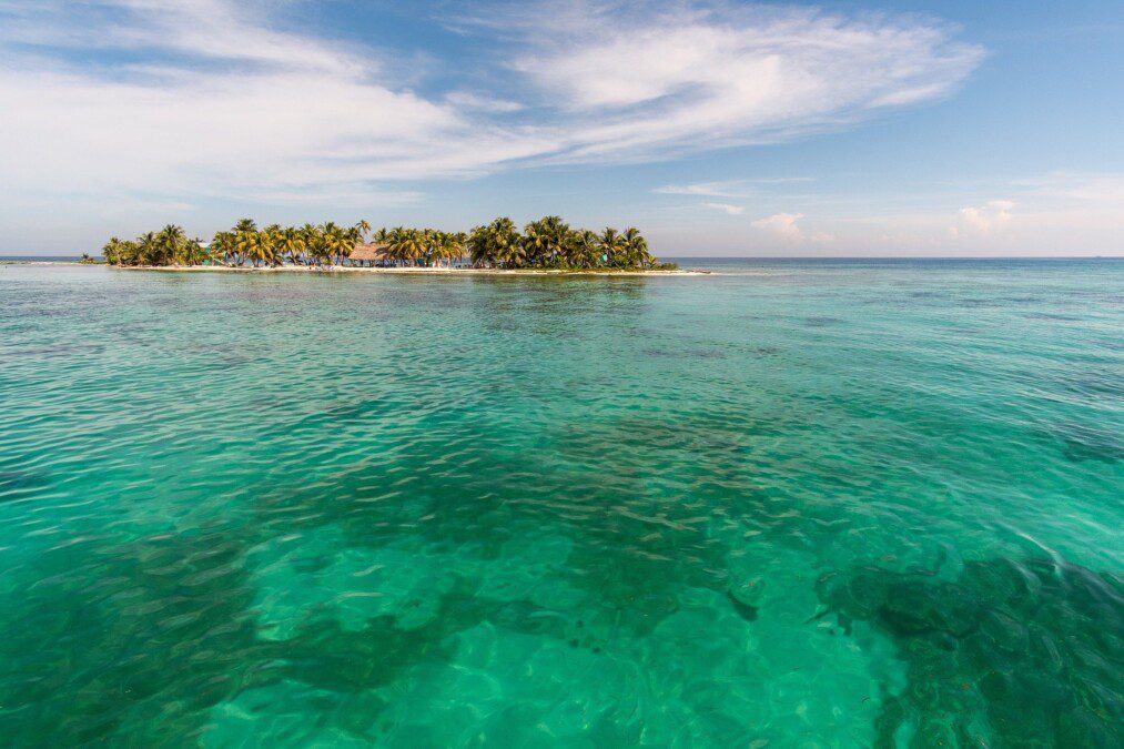 In Belize you enter with the vaccine and without Covid-19 testing, it is the first Caribbean nation