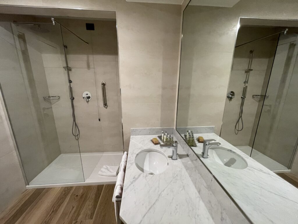 0381F43C-0412-4F6E-95ED-011085C6CDCD