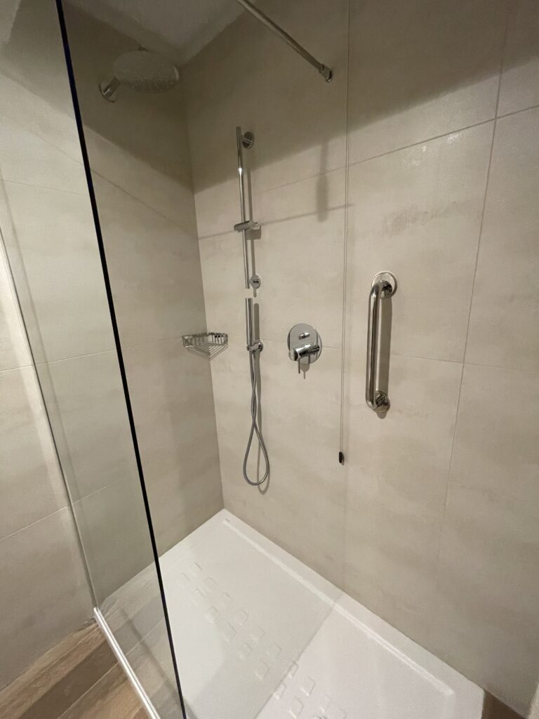 1243A2DB-7E29-4128-BECD-D4AFD3F49594