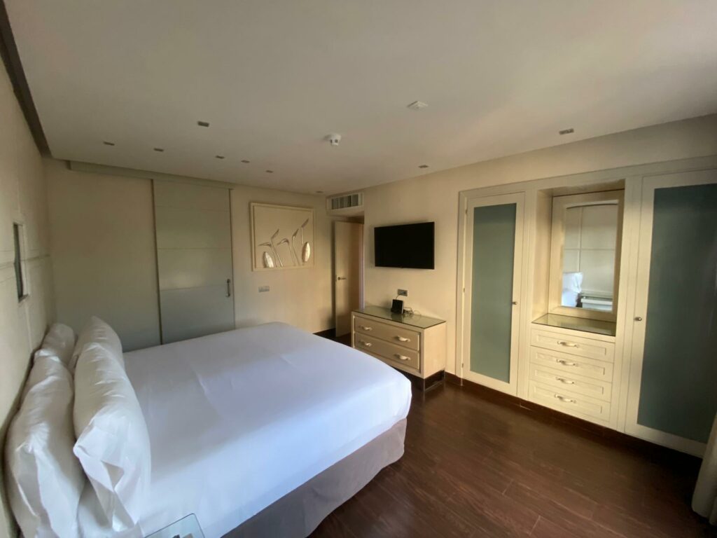 5fbf6587-1972-41da-8ce0-ca5f932526fe