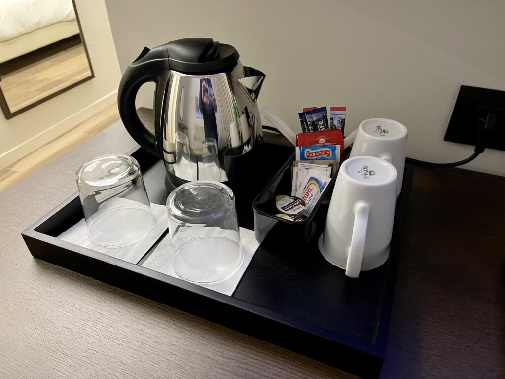 A4B0F004-6FE2-4F80-9ADC-EE9B9CA545FC