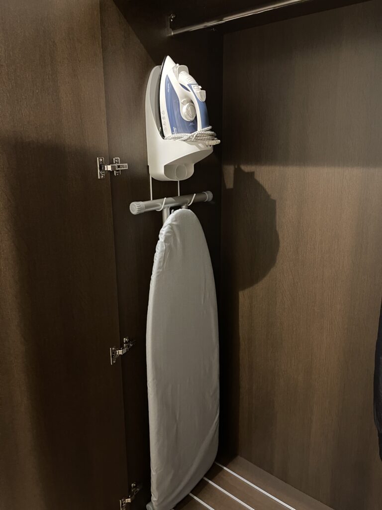 C118F852-E128-4E0A-8C59-2B1C4E9CE591