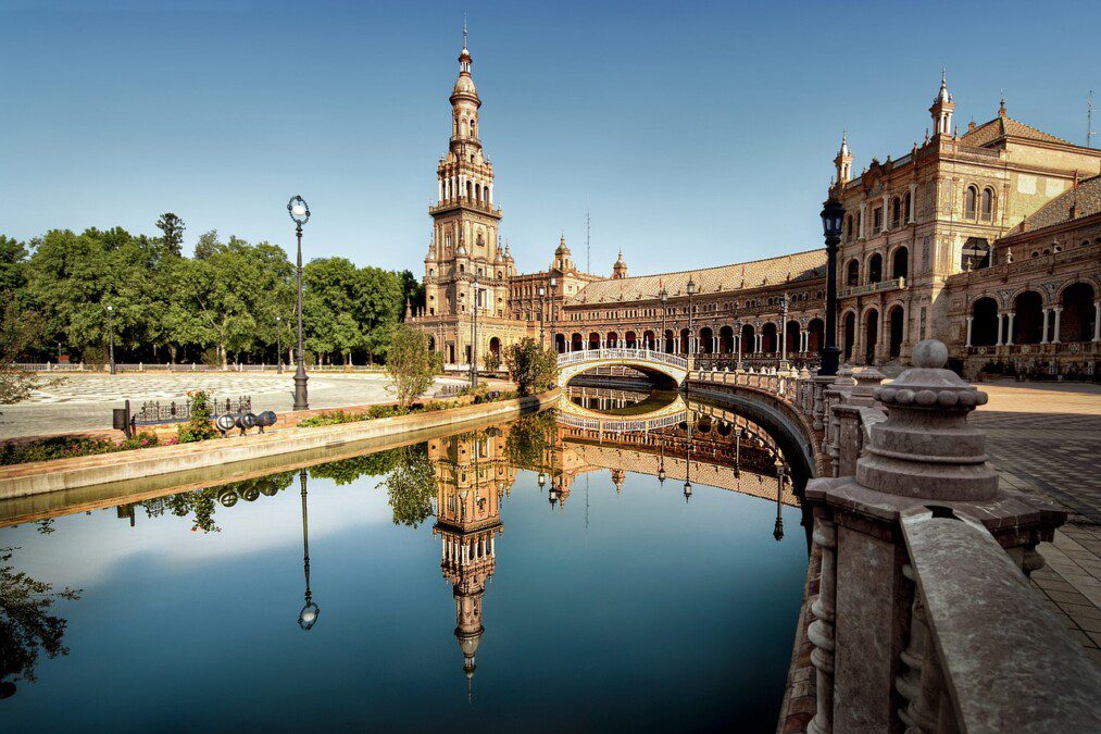 L’Andalusia offre ai turisti un’assicurazione Covid, e il Veneto vuole imitarla