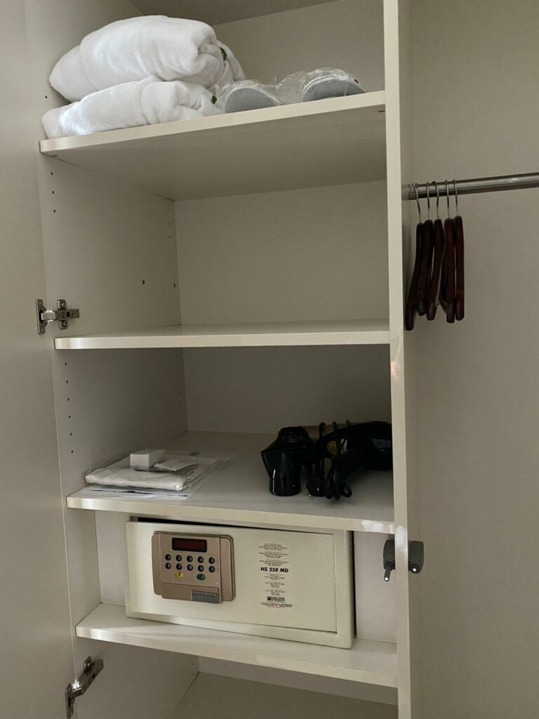 18f1fb65-dfce-4a82-9098-394d14324ea0