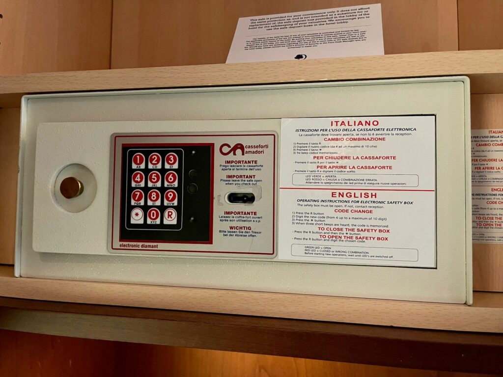 ca3a25db-b6e5-490b-8e45-ce1176cd5606