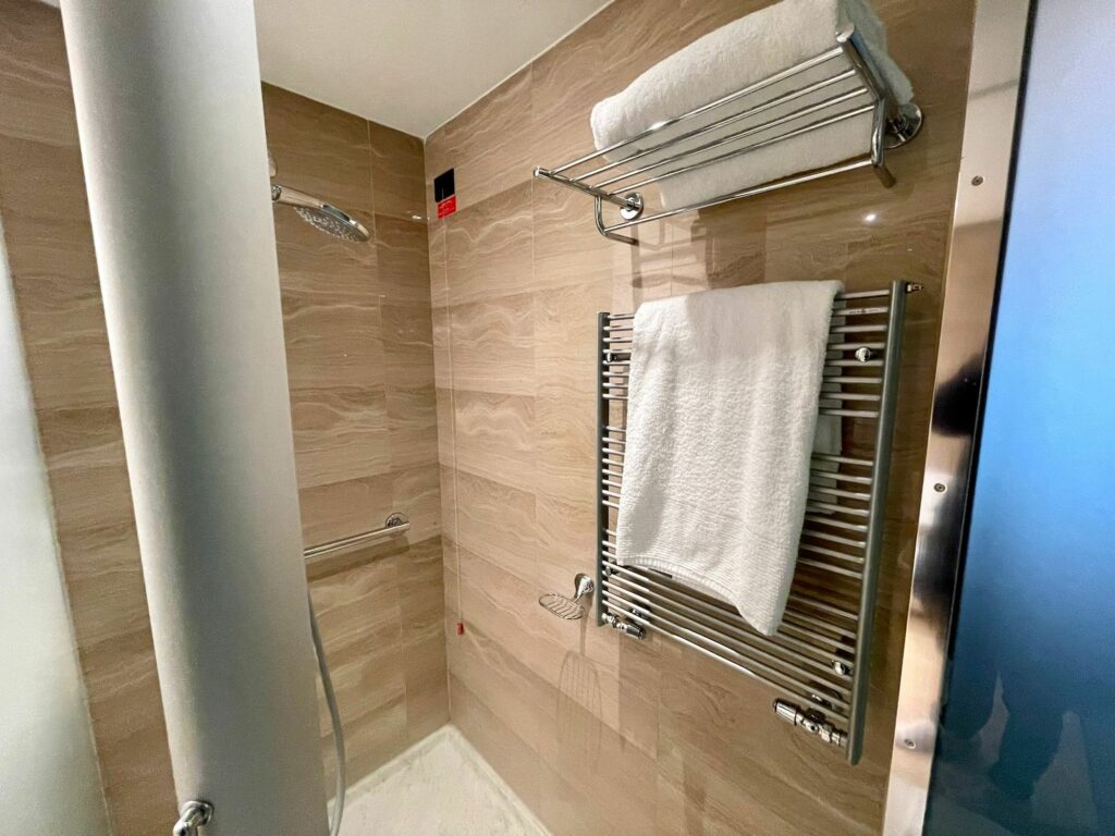 ec76d334-951c-4f47-936e-7a2d90180246