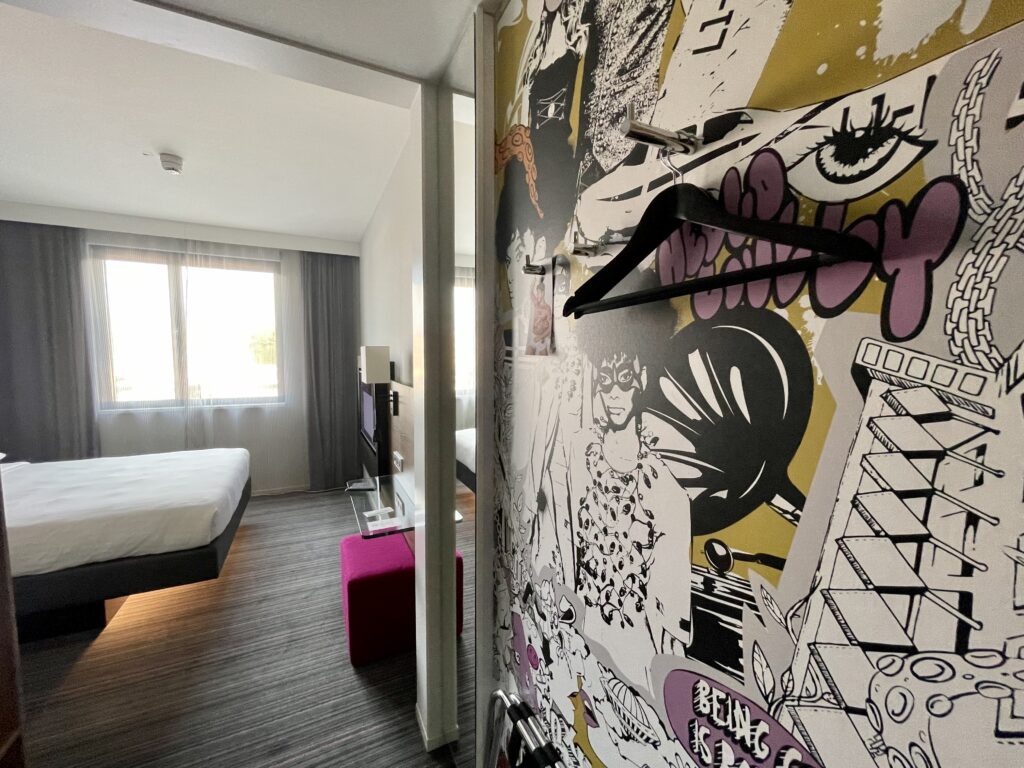 62680AFF-F7AF-447A-9FC4-614DA8836591