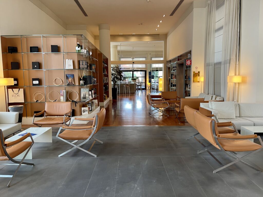 8635C3D4-EA3F-498E-B16F-6B2B594F4702