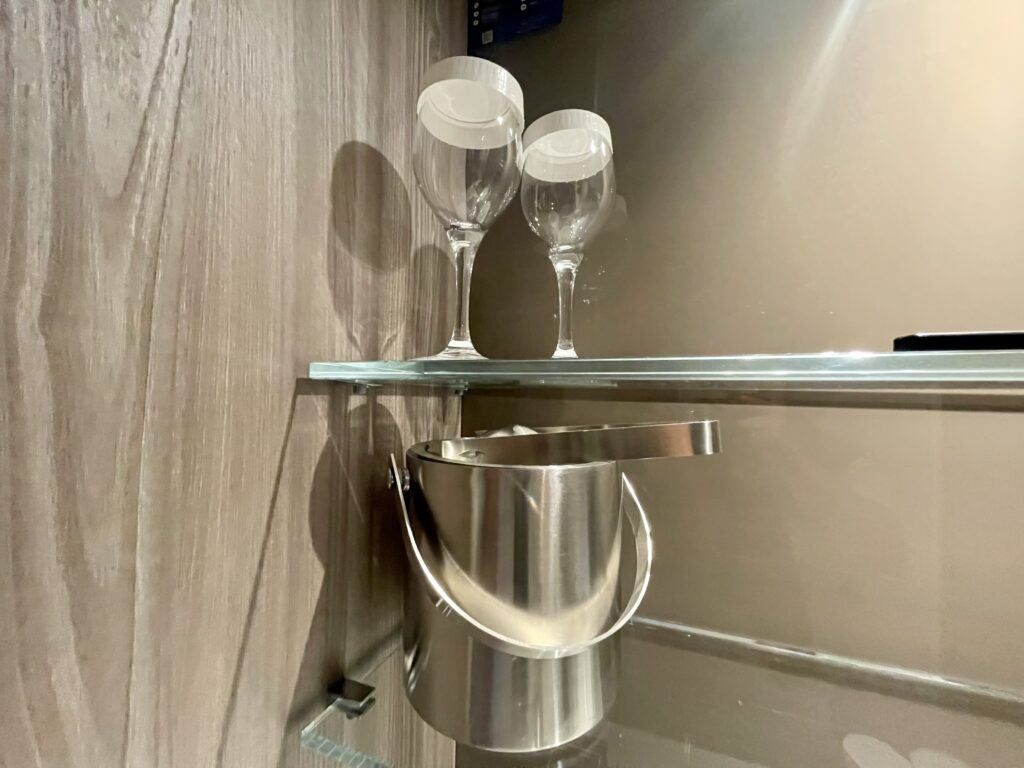 140B54E6-7821-4006-9093-C2B77E841E86