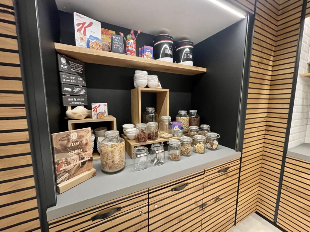 380677BD-B9BF-4CCB-AD23-51B4CF1CE4E8