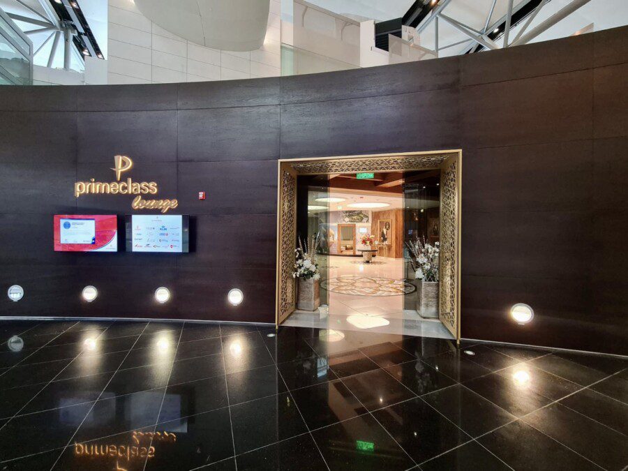 Recensione Muscat Primeclass, una lounge grande come un aeroporto di provincia italiana