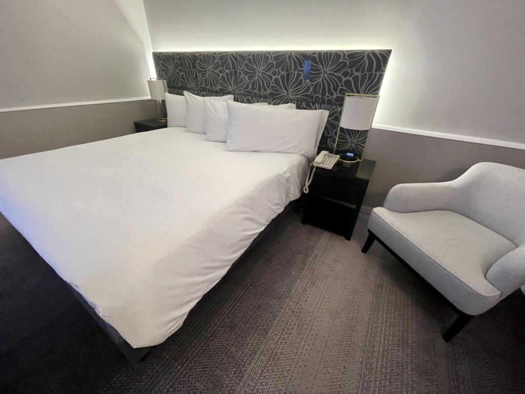 57D2FEB7-AB7E-49A9-98AC-5DFFB88E41EB