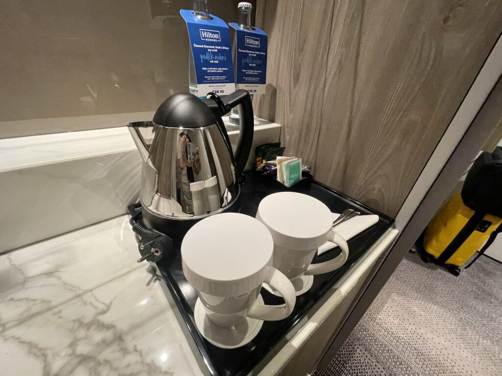 5D27F41B-A1A4-4B7F-94CE-1969C779DF27