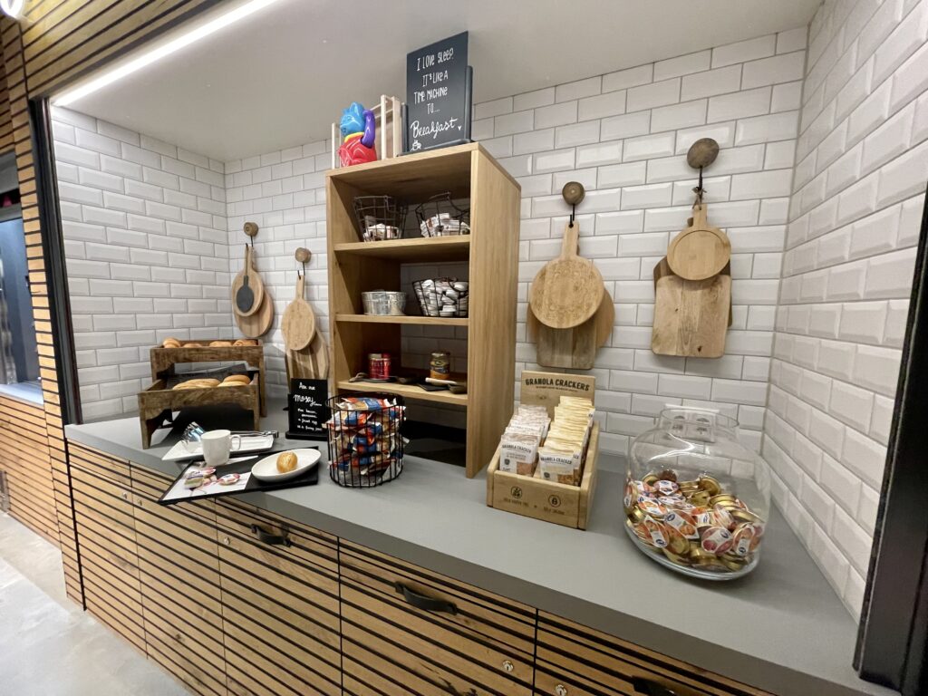 7484E3F9-50A3-4088-A9BF-A0A80251A97C