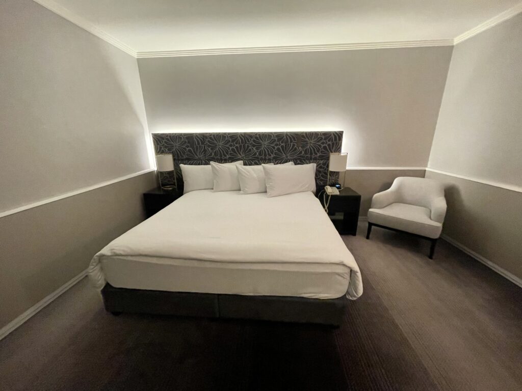 9179A7B1-9D18-44E1-AC09-FB713084F4CD