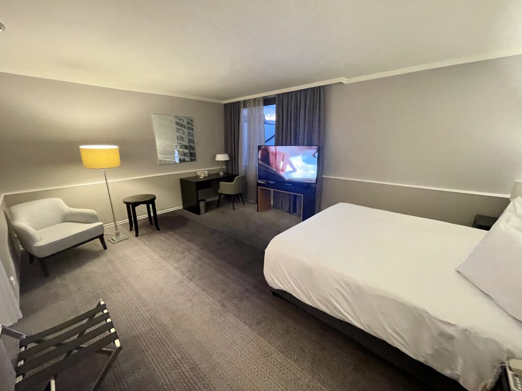 DDCC6904-8E6B-4ABB-A0FD-70F25C3A57B2