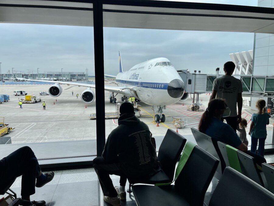 The Boeing 747 is now a rarity: where (and with what companies) can you fly from Europe on the mythical Jumbo