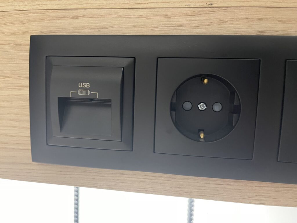 C370BFE0-C060-4A0F-B341-5E473797F5F4