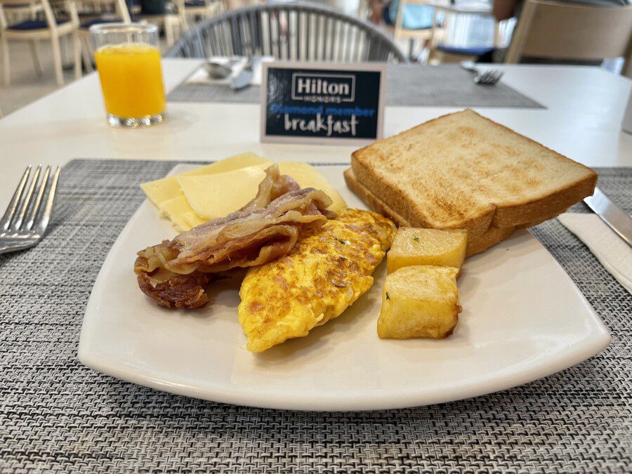 Free breakfast at Hilton hotels, everything you need to know to save money on your stays (agg 2024)