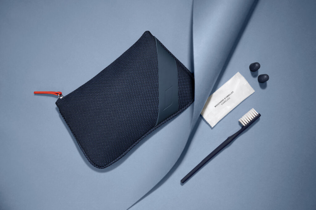 Premium Economy Amenity Kit-1 ©Air France