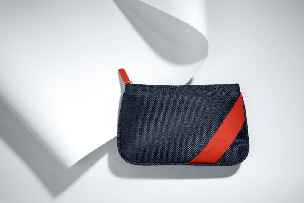 Premium Economy Amenity Kit-2 ©Air France