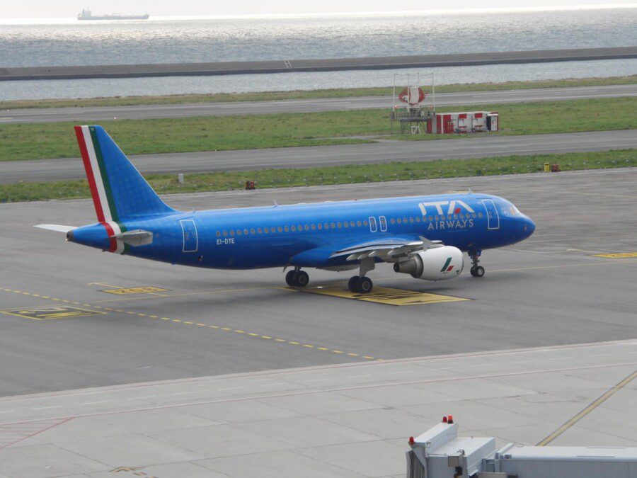 ITA Airways lancia i saldi invernali: codice sconto del 30% per volare sino a giugno