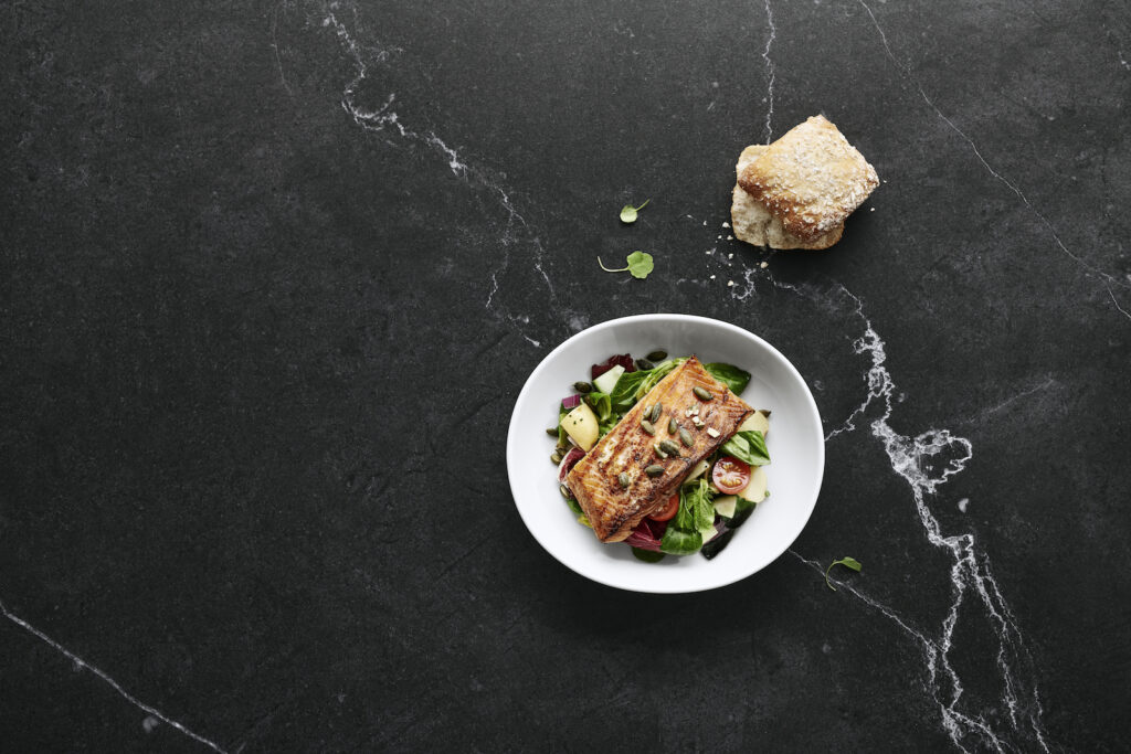 FInnair_Onboard_Business_Meal_Salmon