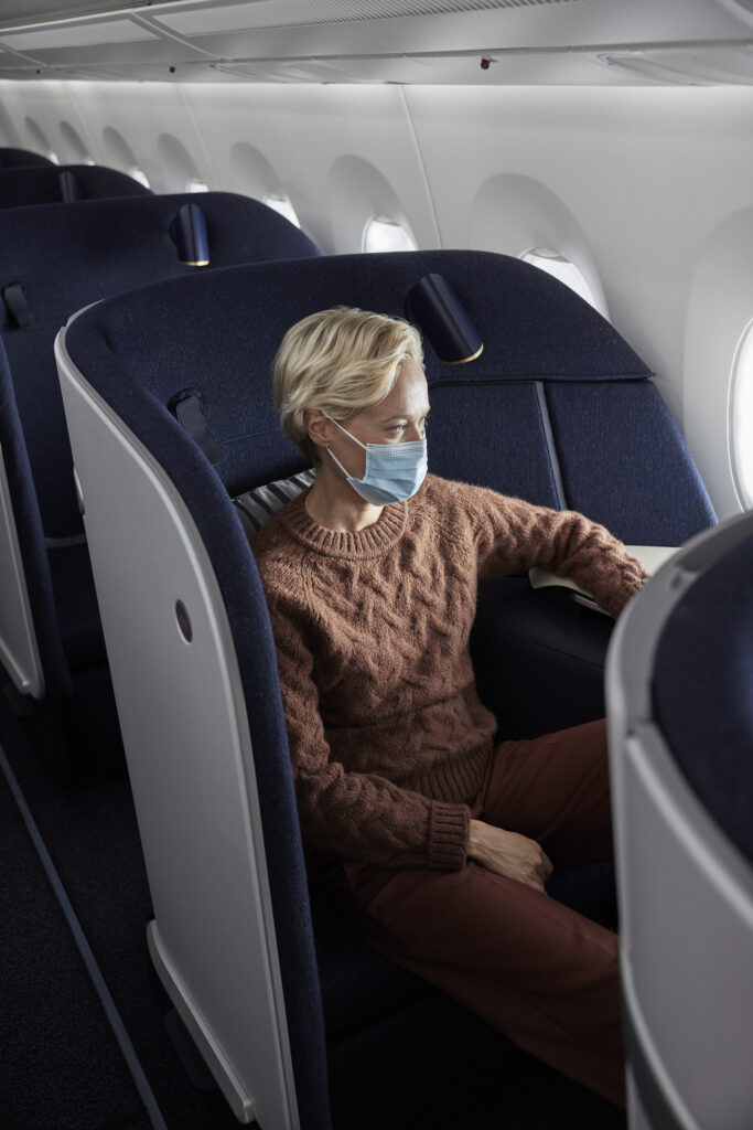 Finnair_A350_Business_Class_Woman_Surgical_Mask_v2