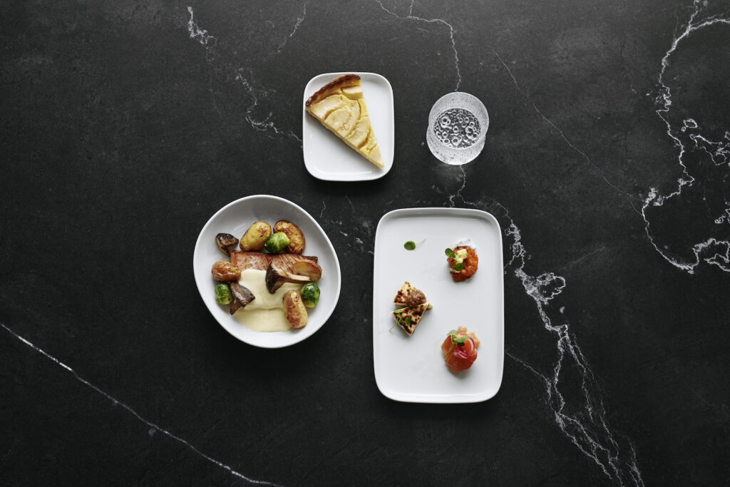 Finnair_Onboard_3_Course_Meal_Business_Class.