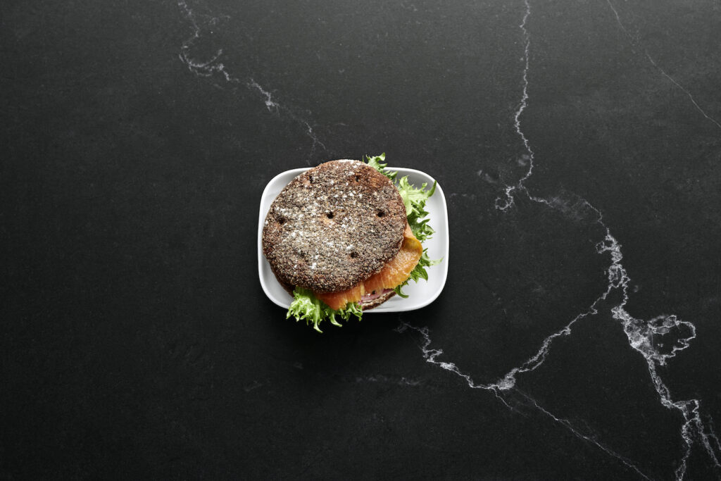 Finnair_Onboard_Business_Class_Meal_Ryebread