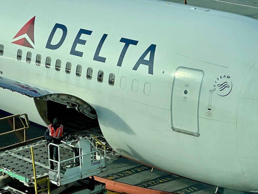 Delta A330/300 JFK/CDG