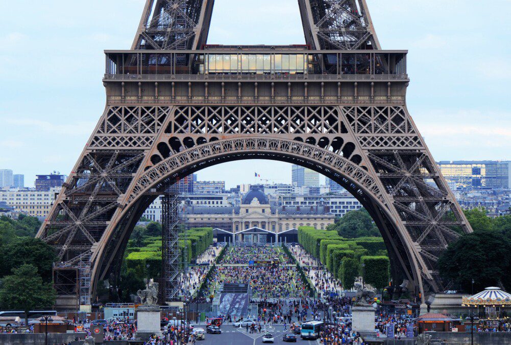 Addio to cars in central Paris: what will happen from 2024