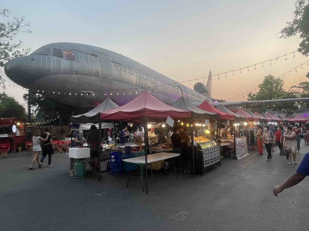 ChangChui, il plane market di Bangkok è un posto da vivere assolutamente