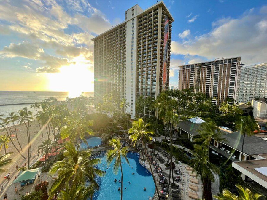 Option to apply for extension of Hilton Honors Diamond status returns