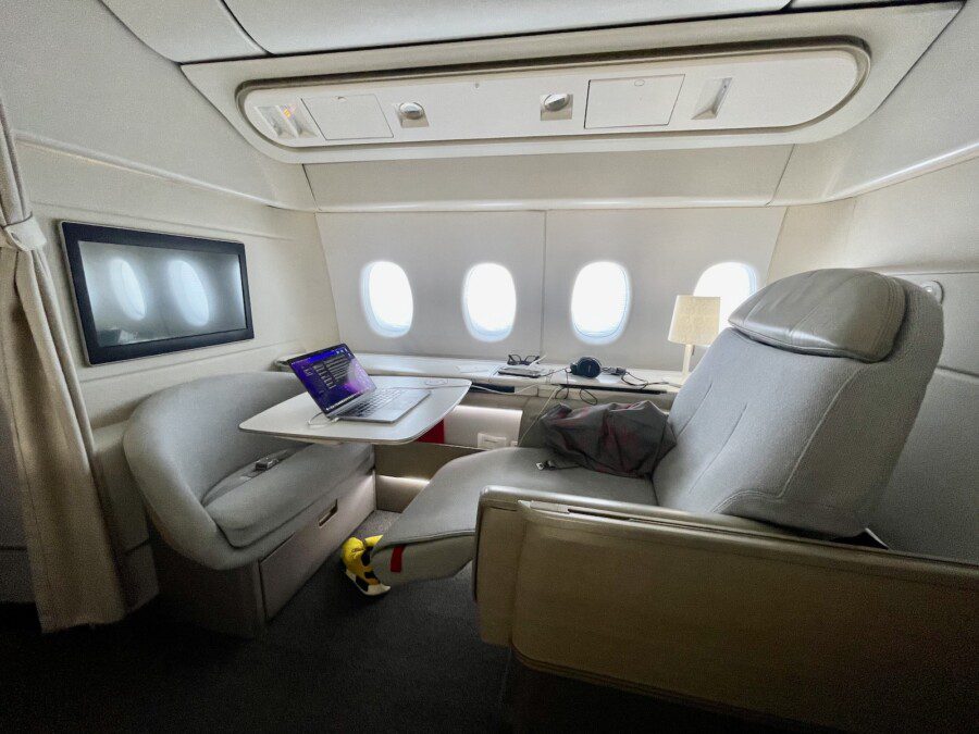 American Express offer to fly in La Premiere, Business or premium economy with Air France