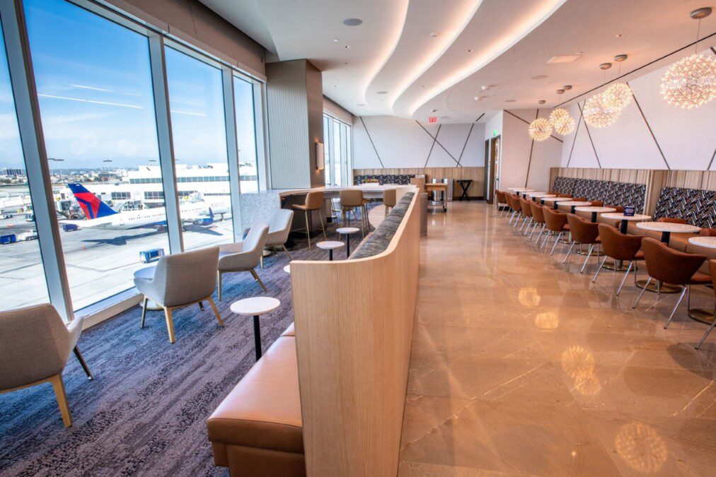 Delta, cambiano in peggio le regole per gli accessi agli Sky Club