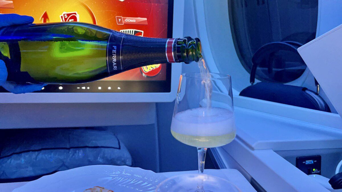 How to "win" business class ticket at auction with ITA Airways