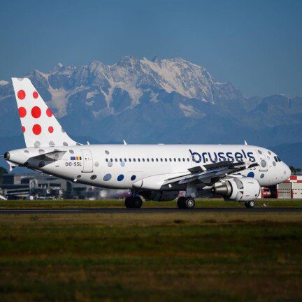 Brussels Airlines: security video is a Hooverphonic gem