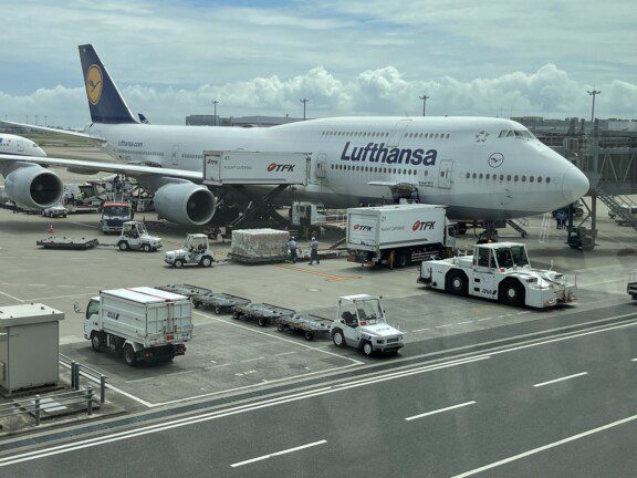 A never-before-seen bonus. 30,000 Miles&More points if you apply for the new Lufthansa Mastercard.